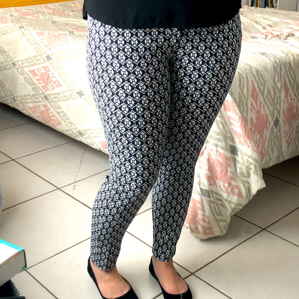 Navy and White Patterned Dressy Leggings